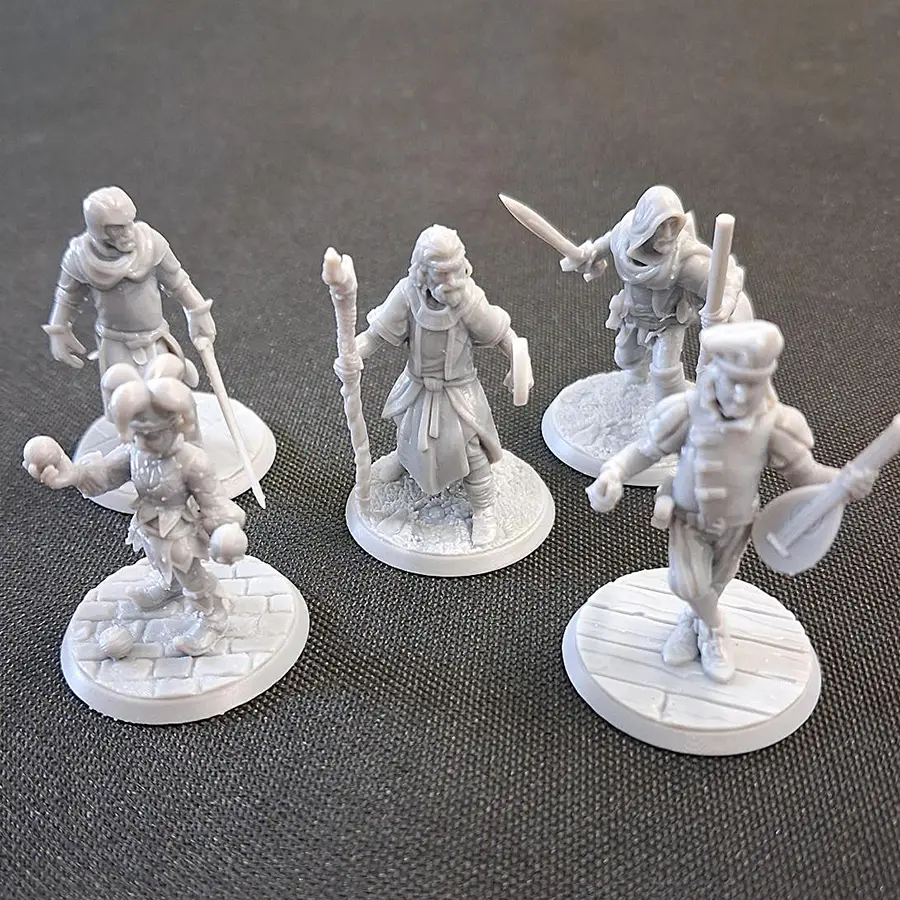 Figurki z żywicy wydrukowanena zlecenie w ramach usługi drukani 3D