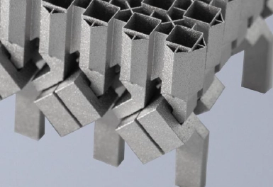 Zbliżenie na antenę satelitarną wydrukowaną na drukarce TruPrint 2000