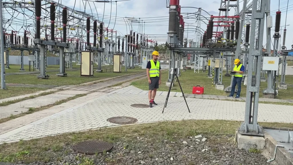 Operatorzy skanera 3D podczas skanowanai gpz