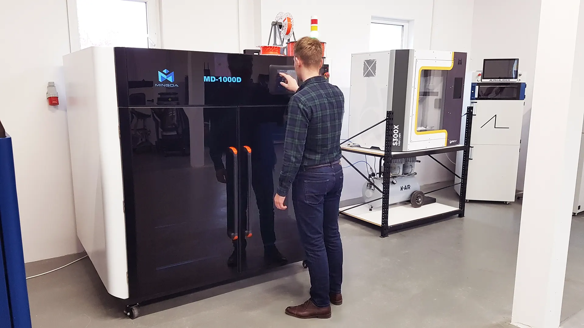 Obłsuga drukarek wielkoformatowych w drukarni