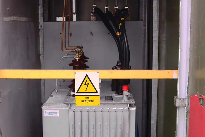 bezdotykowa inspekcja miesjc niedostępnych, wymagającuch światła strukturalnego